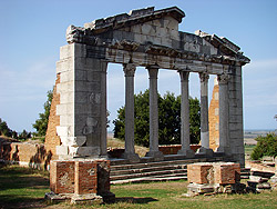 Apollonia - bouleuterion