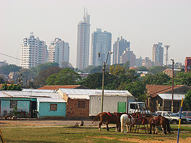 kontrasty paraguayského hlavního města